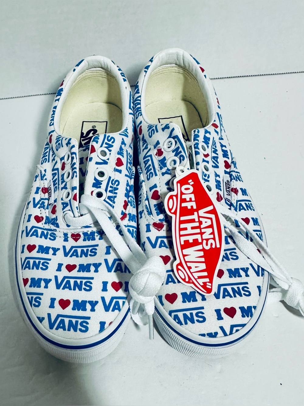 Vans White Canvas Low-Top Sneakers w Blue Text, Red Heart Accents W 7.5 M 6